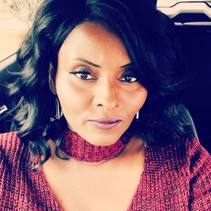 Meet your Posher, Sharon